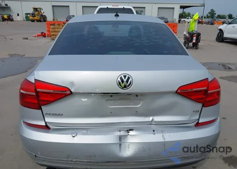 2016 Volkswagen Passat 1.8T S z USA, uszkodzony, nr VIN 1VWAT7A35GC003544